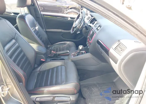 2017 Volkswagen Jetta Gli z USA, uszkodzony, nr VIN 3VW4T7AJ5HM304679